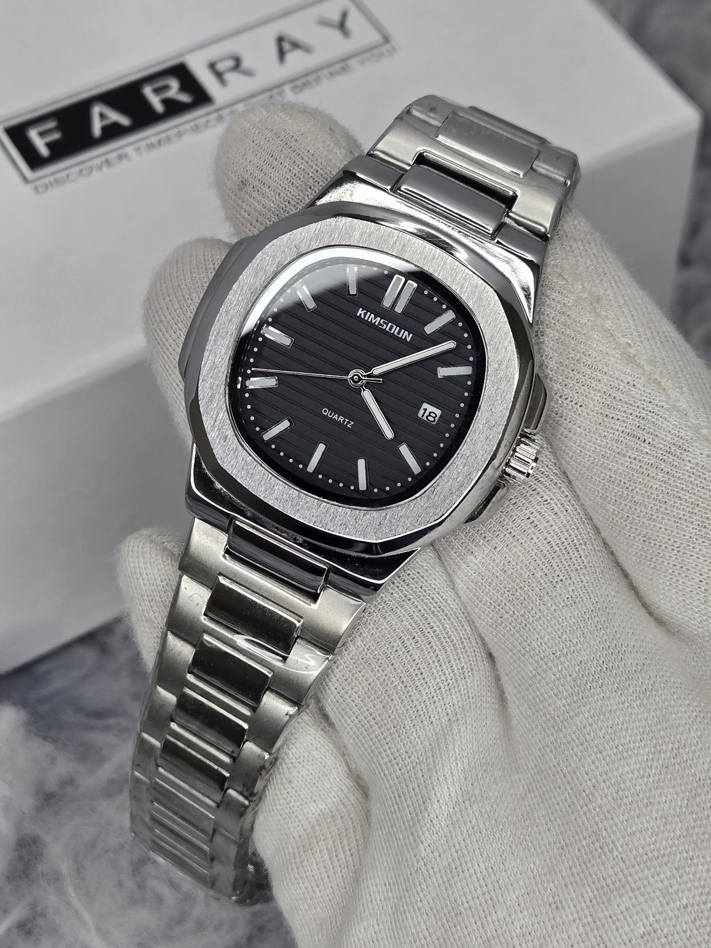 Nautilus Smooth Movement Date Watch