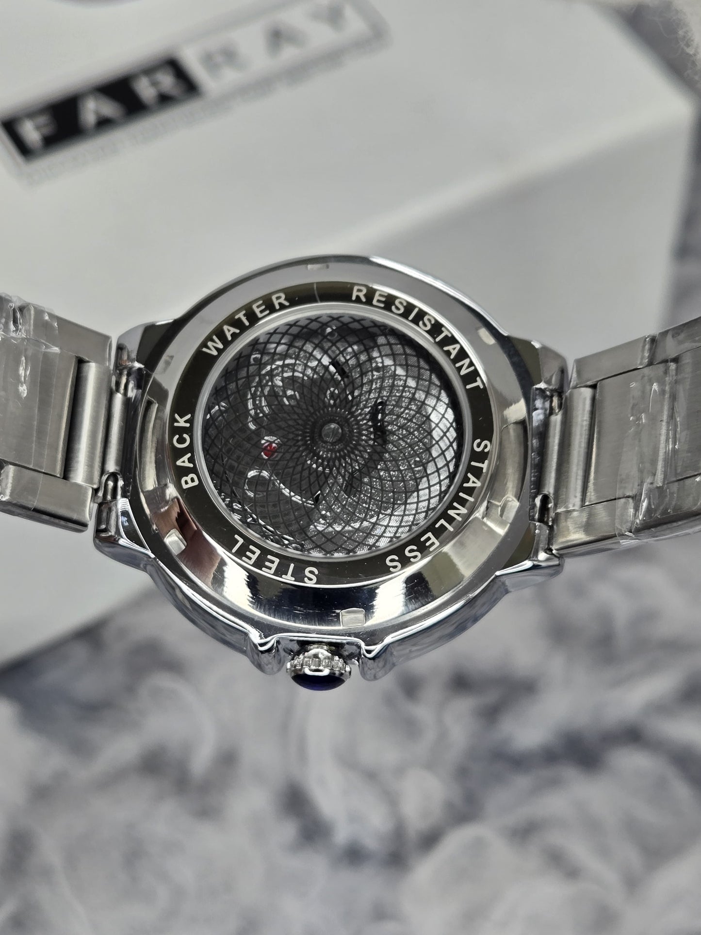 Nautilus Smooth Movement Date Watch